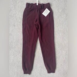 NWT Lululemon On the Fly Jogger
